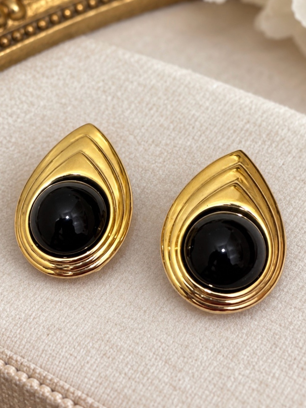 Vintage Trifari Black Cabochon Teardrop Gold Tone Clip On Earrings - 1 Inch